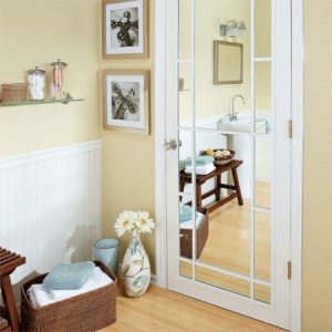 oglinda-montata-pe-usa-baii